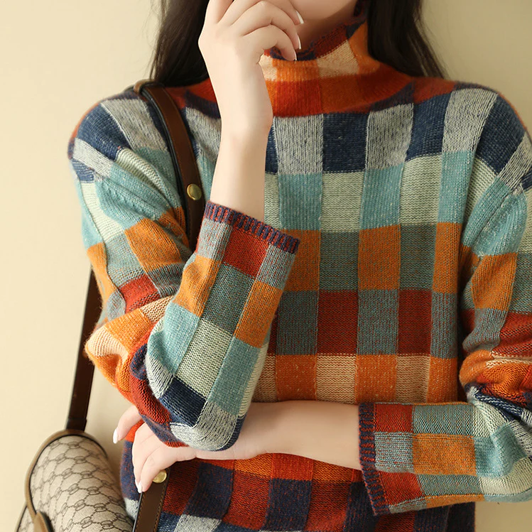 Anna - Sweater with High Neck