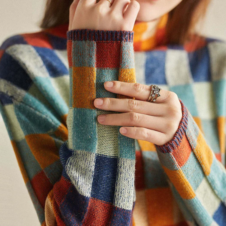 Anna - Sweater with High Neck